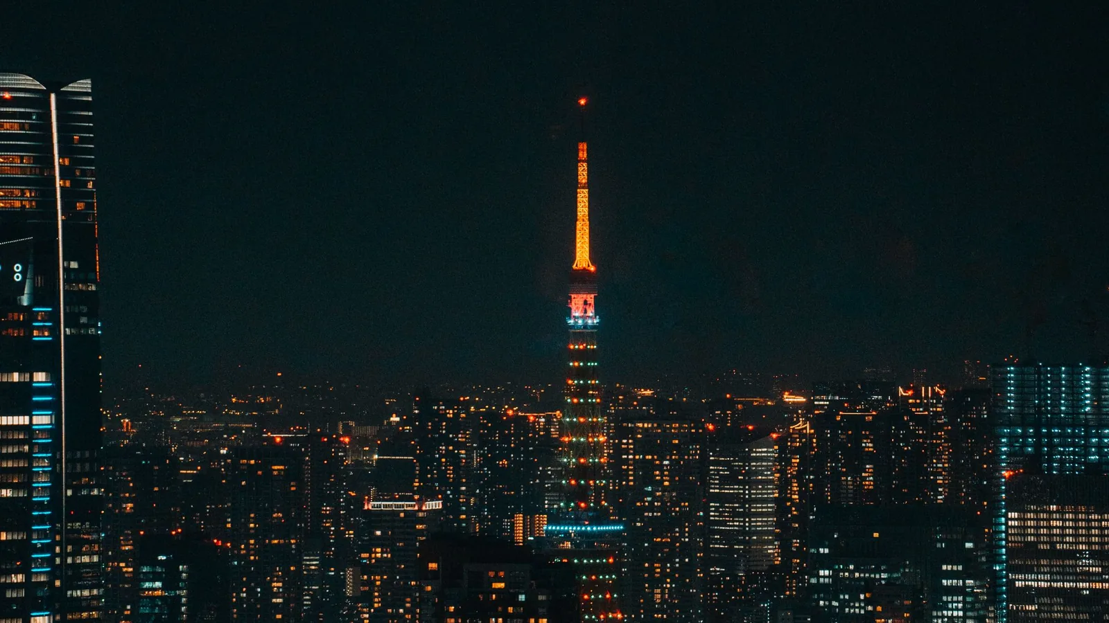Tokyo's Best Rooftop Bars: Skyline Views & Cocktails